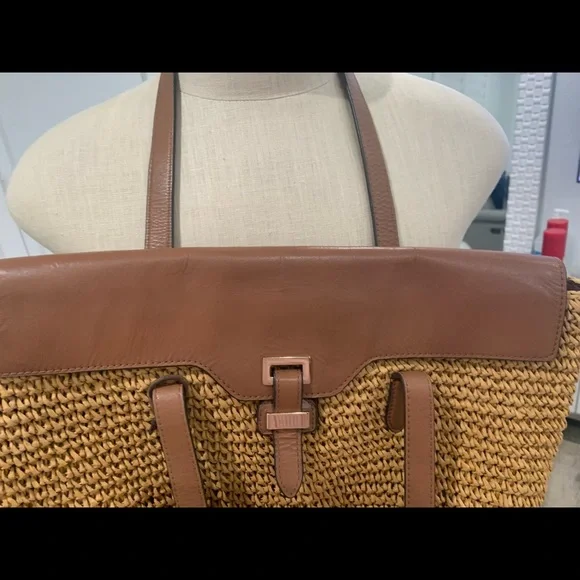 Michael kors Tote Handbag 👜 - Picture 3 of 7
